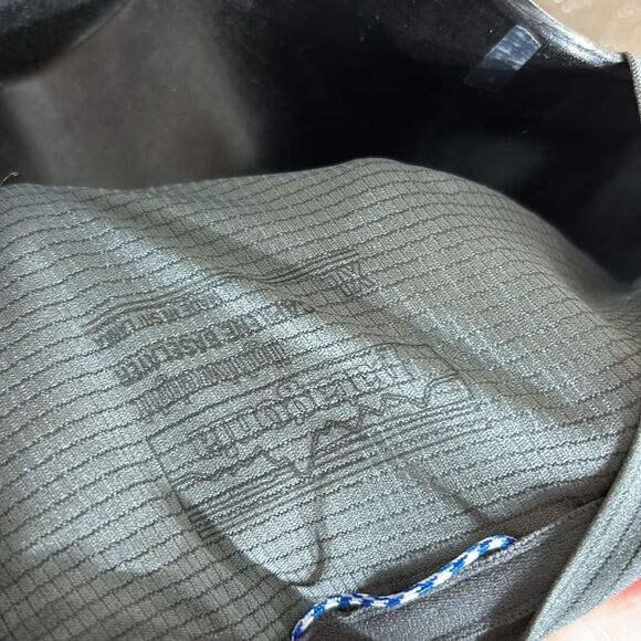 Patagonia lightweight capilene baselayer men’s dark grey subtle striping xl - Picture 4 of 6